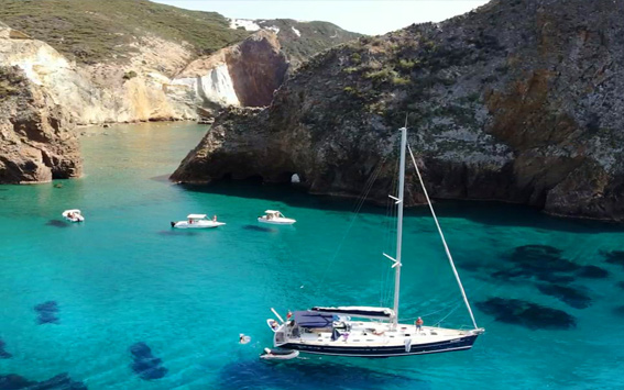 Crociera Isole Pontine in catamarano barca a vela