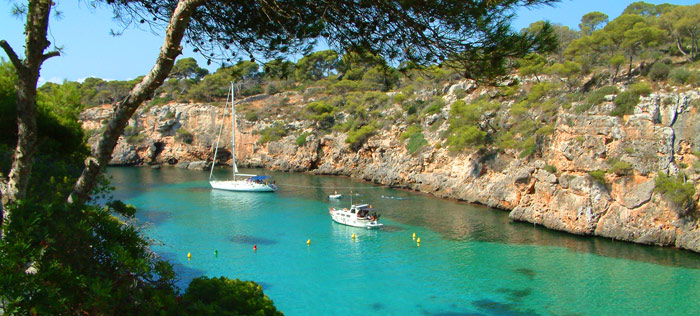 Vacanza alle Baleari in barca a vela e catamarano