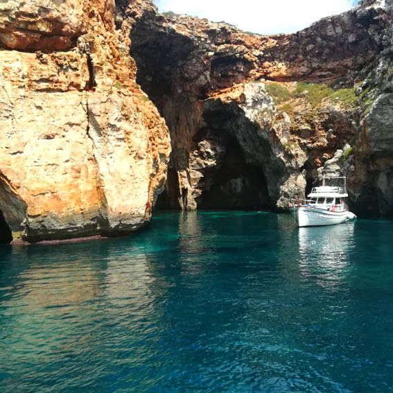 Vacanza alle Baleari in barca a vela e catamarano